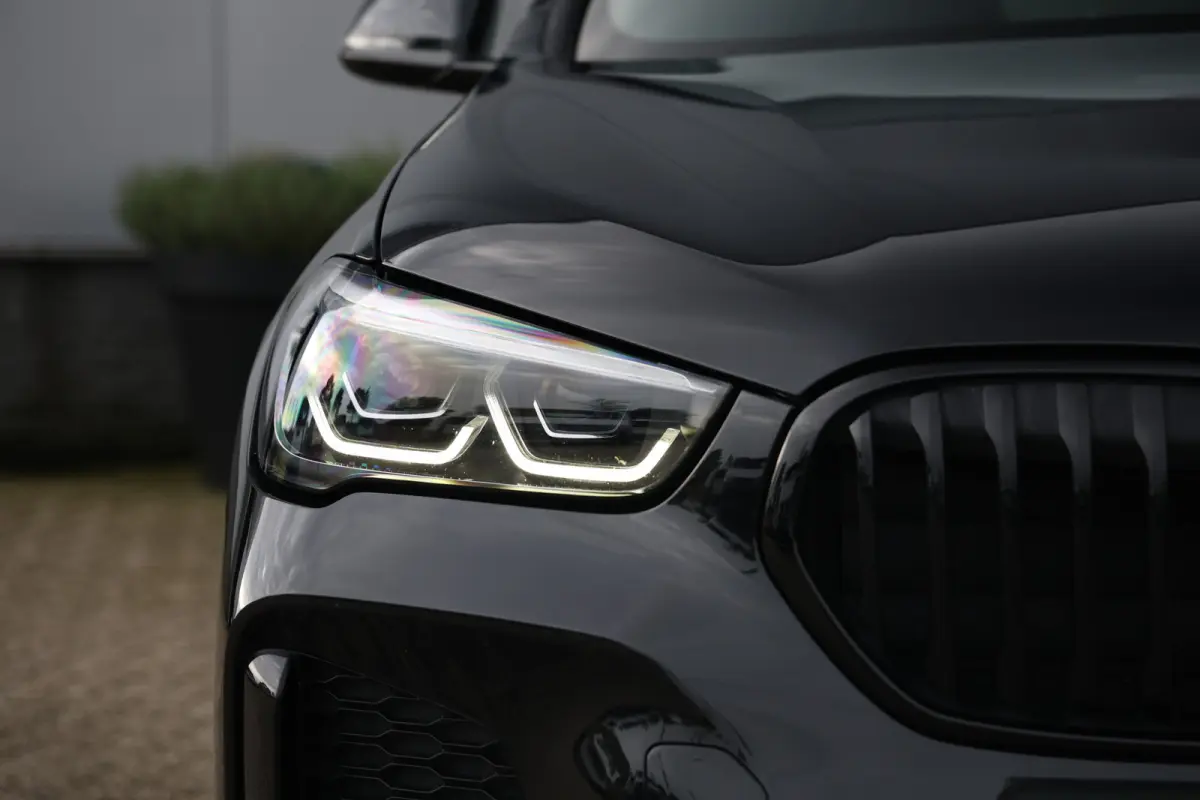 xDrive25e 220pk M-Sport Black Edition Pano|Trekh|H&K|HUD|Leder|Stuurvw