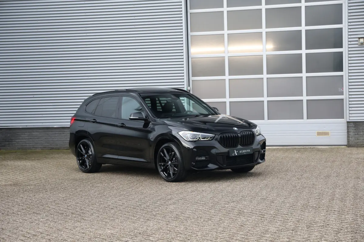 xDrive25e 220pk M-Sport Black Edition Pano|Trekh|H&K|HUD|Leder|Stuurvw