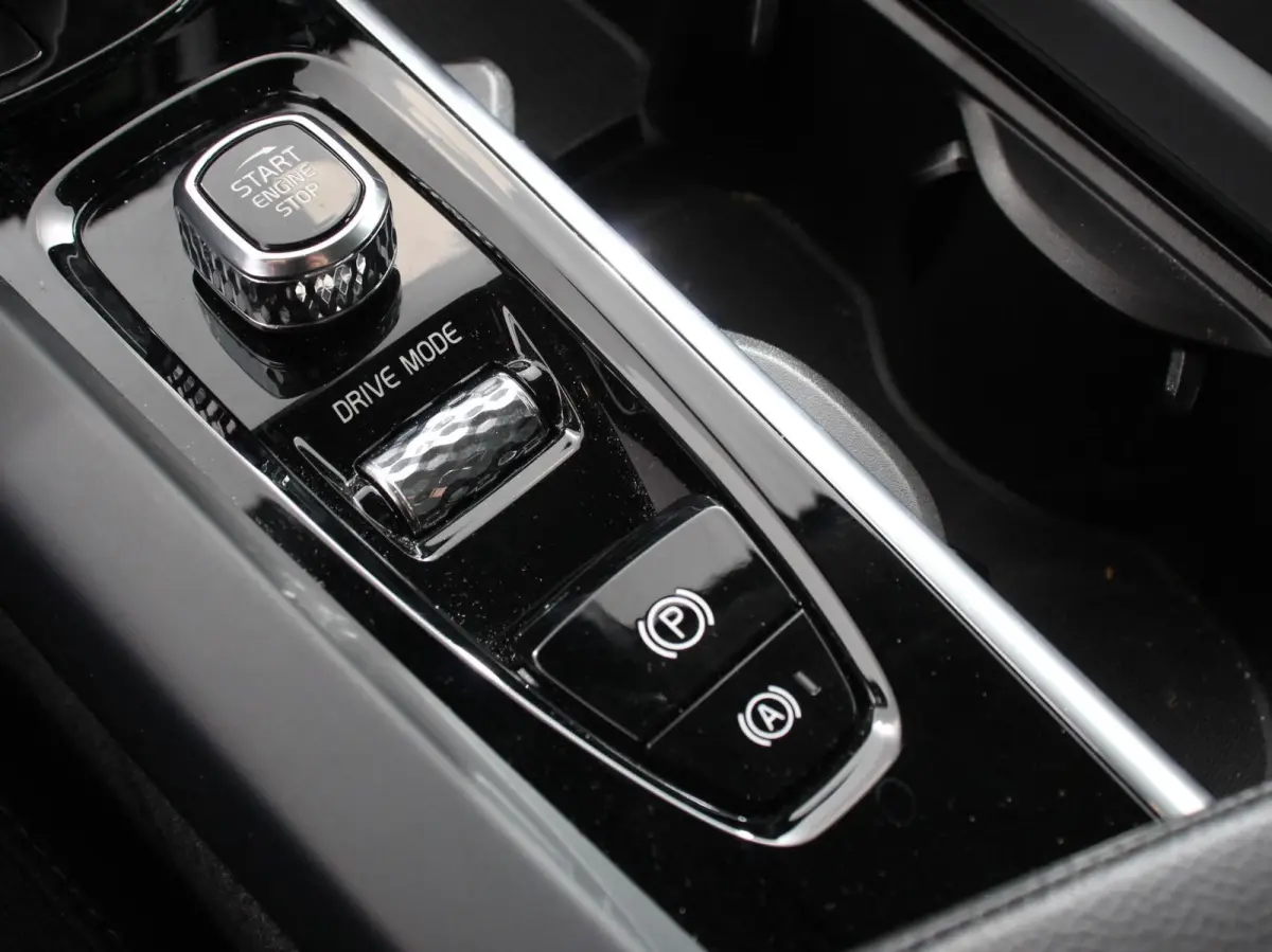 2.0 B4 Automaat Momentum Apple Carplay / Android Auto Adaptive Cruise Control Camera Lane/Side Assist Elektrische Achterklep Stoelverwarming