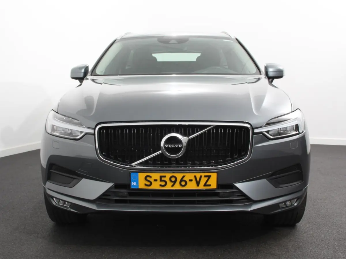 2.0 B4 Automaat Momentum Apple Carplay / Android Auto Adaptive Cruise Control Camera Lane/Side Assist Elektrische Achterklep Stoelverwarming