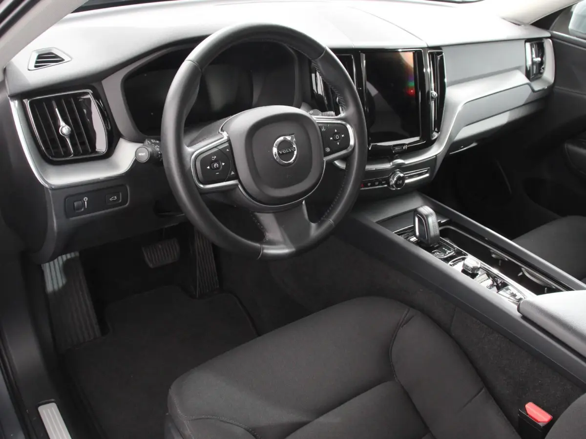 2.0 B4 Automaat Momentum Apple Carplay / Android Auto Adaptive Cruise Control Camera Lane/Side Assist Elektrische Achterklep Stoelverwarming
