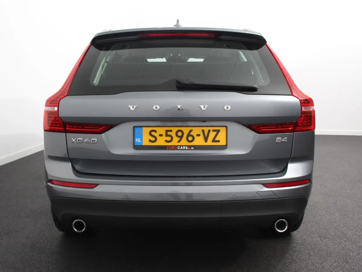 2.0 B4 Automaat Momentum Apple Carplay / Android Auto Adaptive Cruise Control Camera Lane/Side Assist Elektrische Achterklep Stoelverwarming