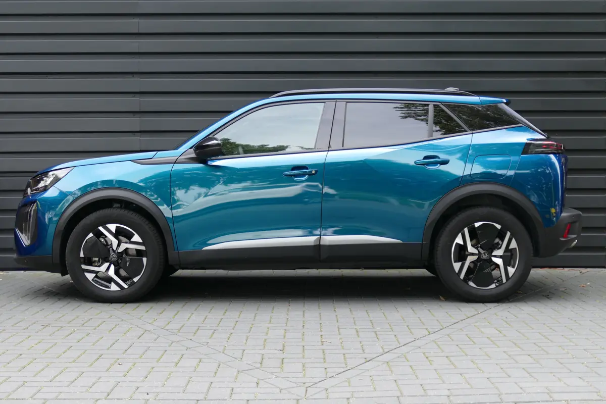 1.2 HYBRID 145PK ALLURE AUTOMAAT / CAMERA V+A / KEYLESS / FULL-LED / 8 JAAR GARANTIE / 17"LMV / BLUETOOTH / ADAPT. CRUISECONTROL / 1E EIGENAAR / SCHITTERENDE STAAT !!