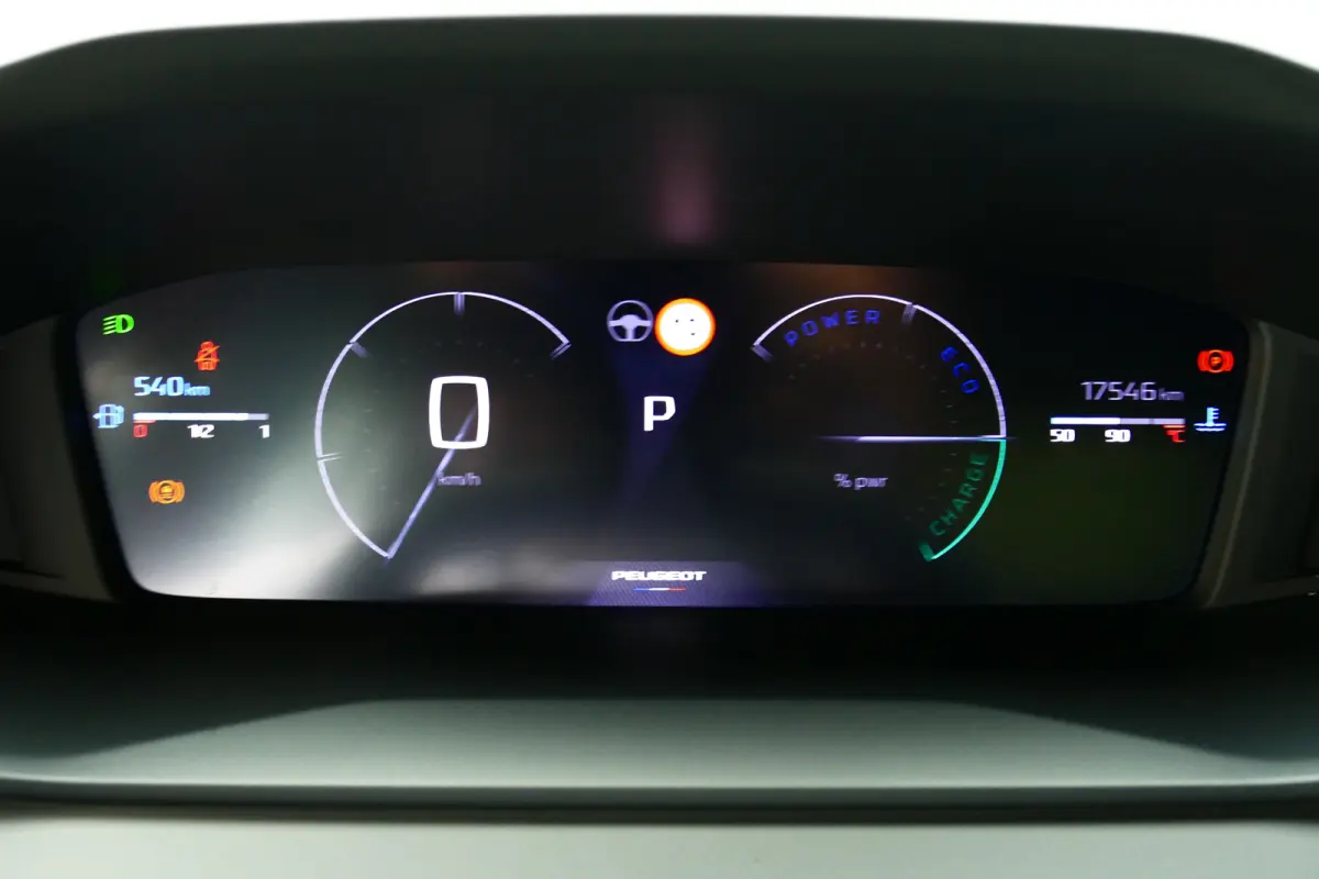1.2 HYBRID 145PK ALLURE AUTOMAAT / CAMERA V+A / KEYLESS / FULL-LED / 8 JAAR GARANTIE / 17"LMV / BLUETOOTH / ADAPT. CRUISECONTROL / 1E EIGENAAR / SCHITTERENDE STAAT !!