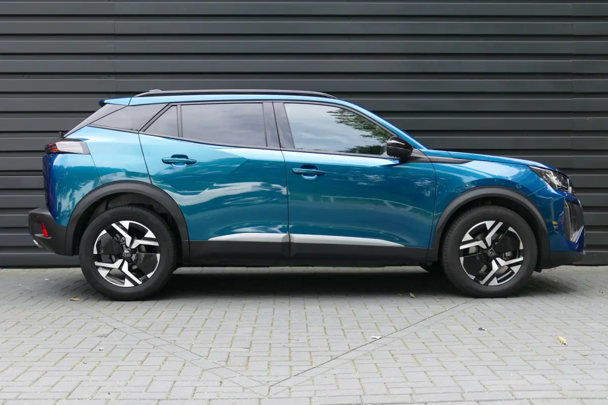 1.2 HYBRID 145PK ALLURE AUTOMAAT / CAMERA V+A / KEYLESS / FULL-LED / 8 JAAR GARANTIE / 17"LMV / BLUETOOTH / ADAPT. CRUISECONTROL / 1E EIGENAAR / SCHITTERENDE STAAT !!