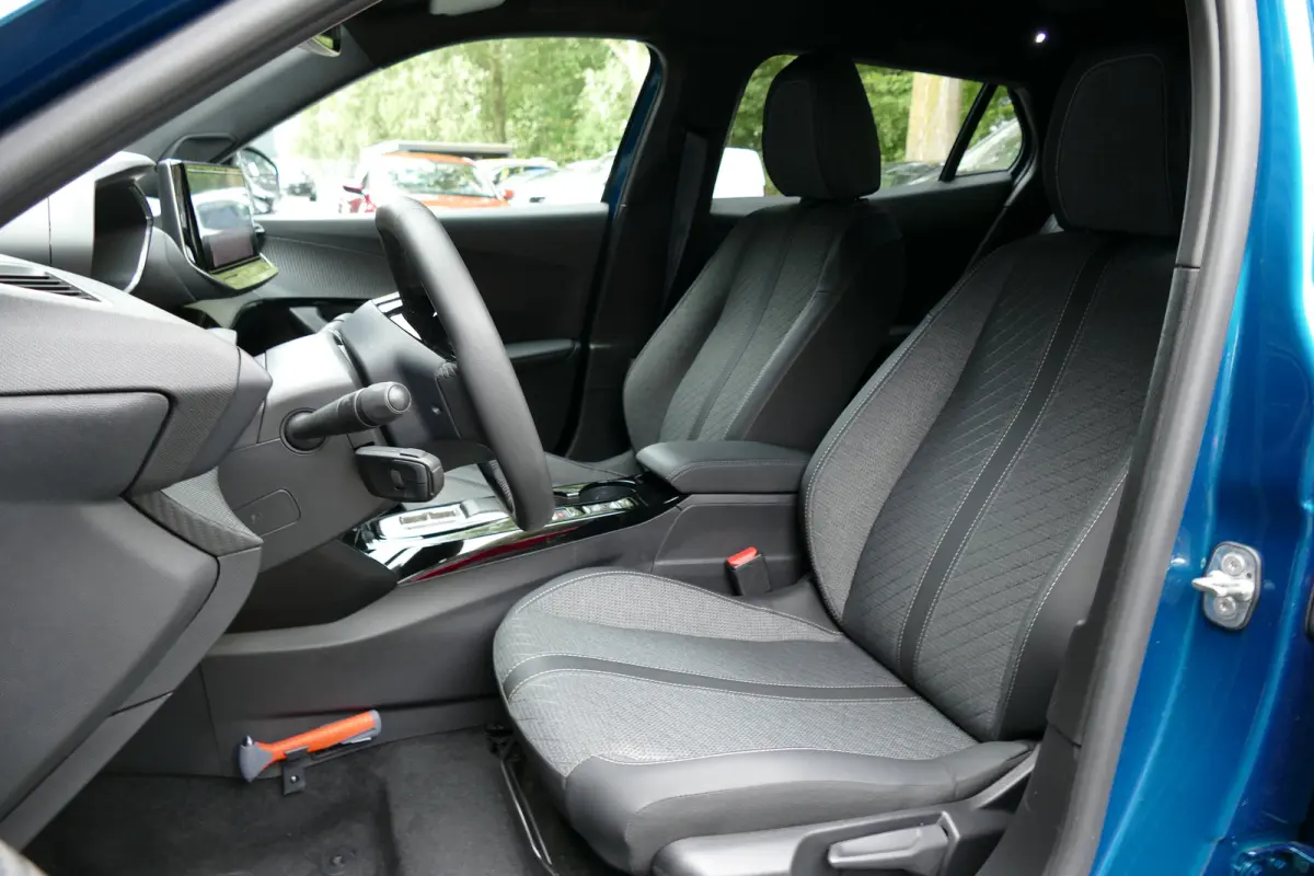 1.2 HYBRID 145PK ALLURE AUTOMAAT / CAMERA V+A / KEYLESS / FULL-LED / 8 JAAR GARANTIE / 17"LMV / BLUETOOTH / ADAPT. CRUISECONTROL / 1E EIGENAAR / SCHITTERENDE STAAT !!