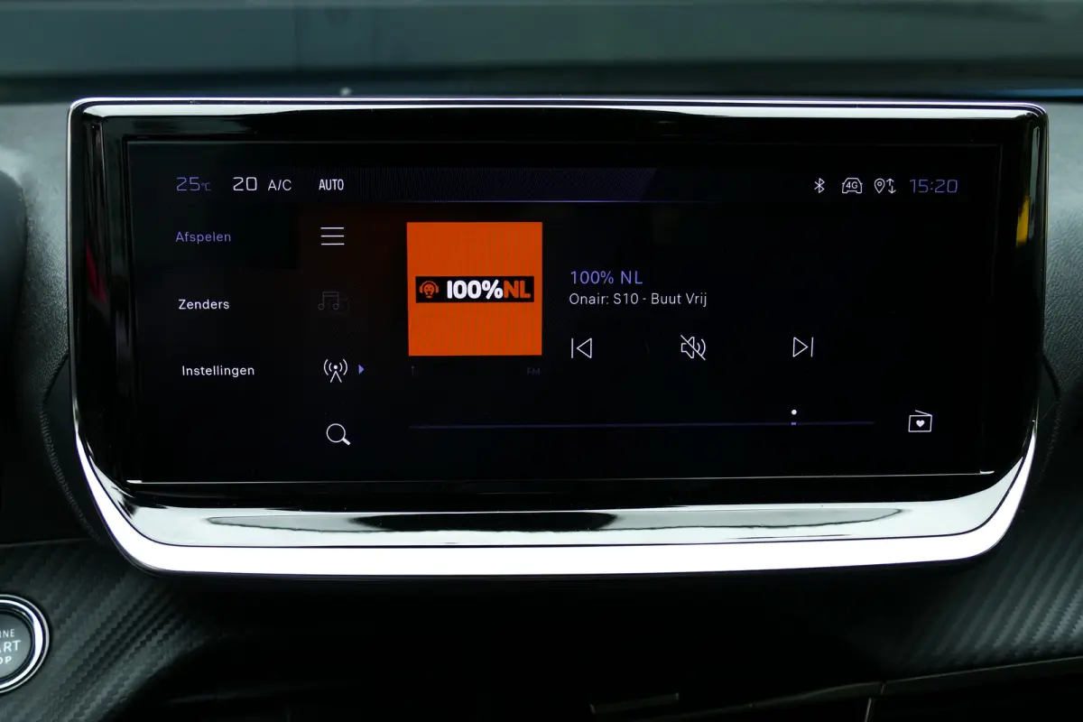 1.2 HYBRID 145PK ALLURE AUTOMAAT / CAMERA V+A / KEYLESS / FULL-LED / 8 JAAR GARANTIE / 17"LMV / BLUETOOTH / ADAPT. CRUISECONTROL / 1E EIGENAAR / SCHITTERENDE STAAT !!