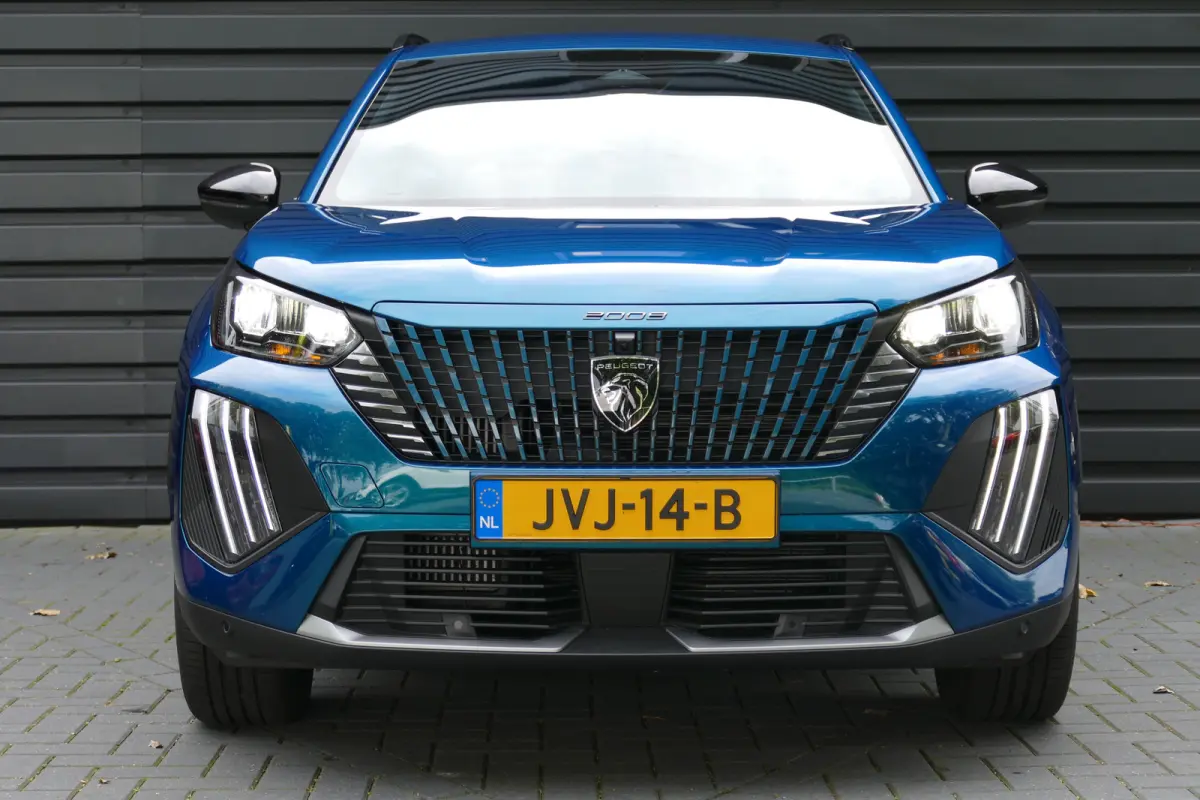 1.2 HYBRID 145PK ALLURE AUTOMAAT / CAMERA V+A / KEYLESS / FULL-LED / 8 JAAR GARANTIE / 17"LMV / BLUETOOTH / ADAPT. CRUISECONTROL / 1E EIGENAAR / SCHITTERENDE STAAT !!