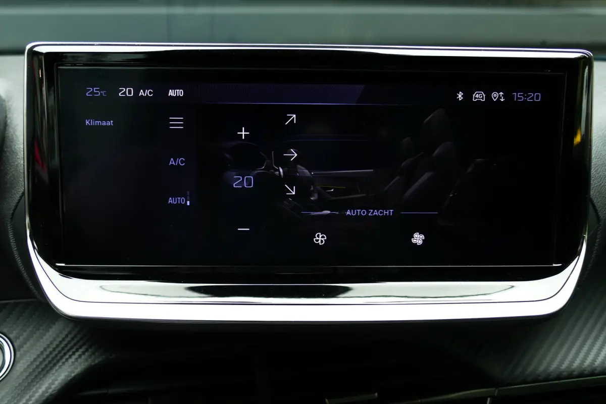 1.2 HYBRID 145PK ALLURE AUTOMAAT / CAMERA V+A / KEYLESS / FULL-LED / 8 JAAR GARANTIE / 17"LMV / BLUETOOTH / ADAPT. CRUISECONTROL / 1E EIGENAAR / SCHITTERENDE STAAT !!
