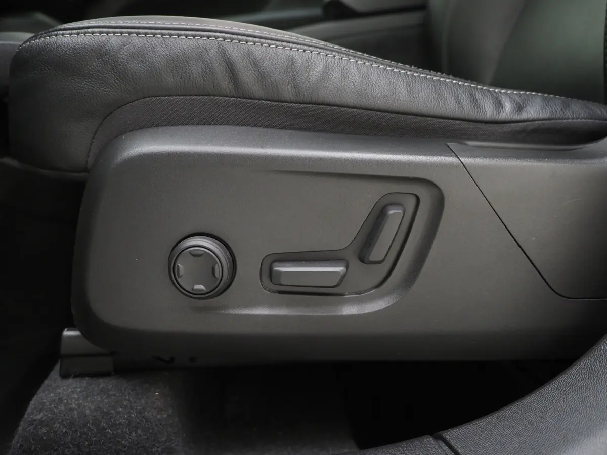 1.5 T5 Inscription | Panoramadak | Leder | Pilot Assist | Camera | Keyless | Memory | LED | Carplay