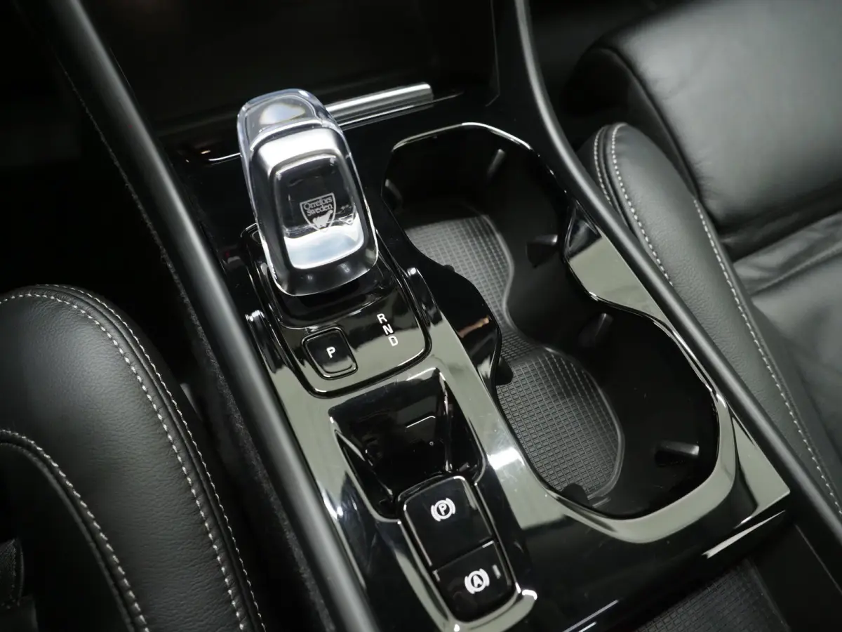 1.5 T5 Inscription | Panoramadak | Leder | Pilot Assist | Camera | Keyless | Memory | LED | Carplay