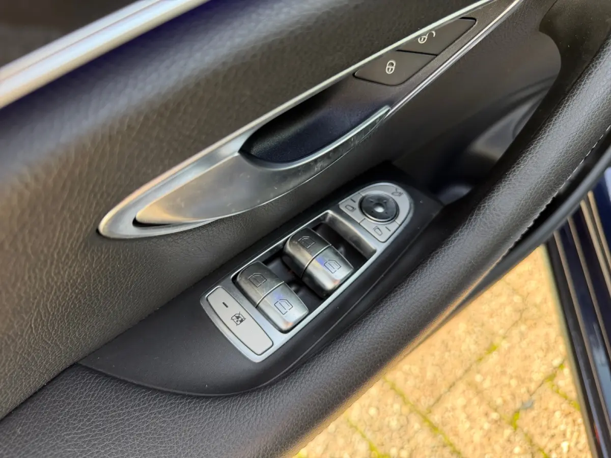 220 d AMG Prestige Plus NAP 49dkm, Dealer onderhouden, Sfeerverlichting, Elek Trekhaak, Night Edition