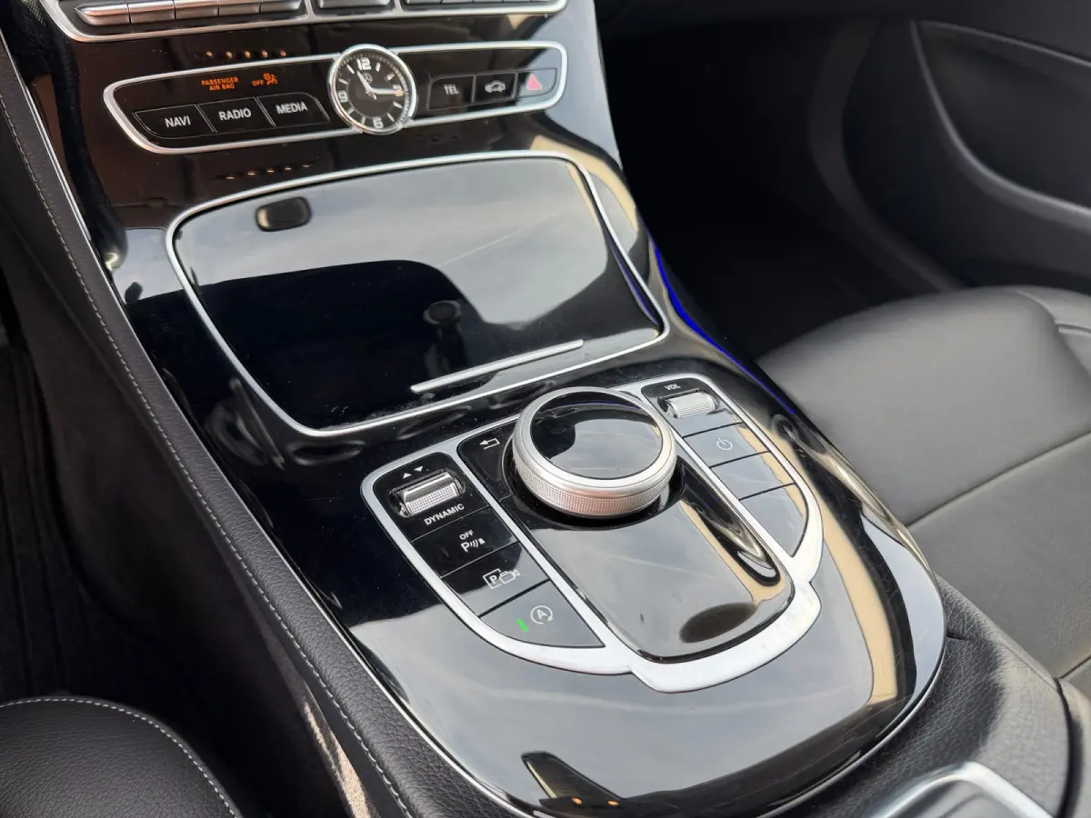 220 d AMG Prestige Plus NAP 49dkm, Dealer onderhouden, Sfeerverlichting, Elek Trekhaak, Night Edition
