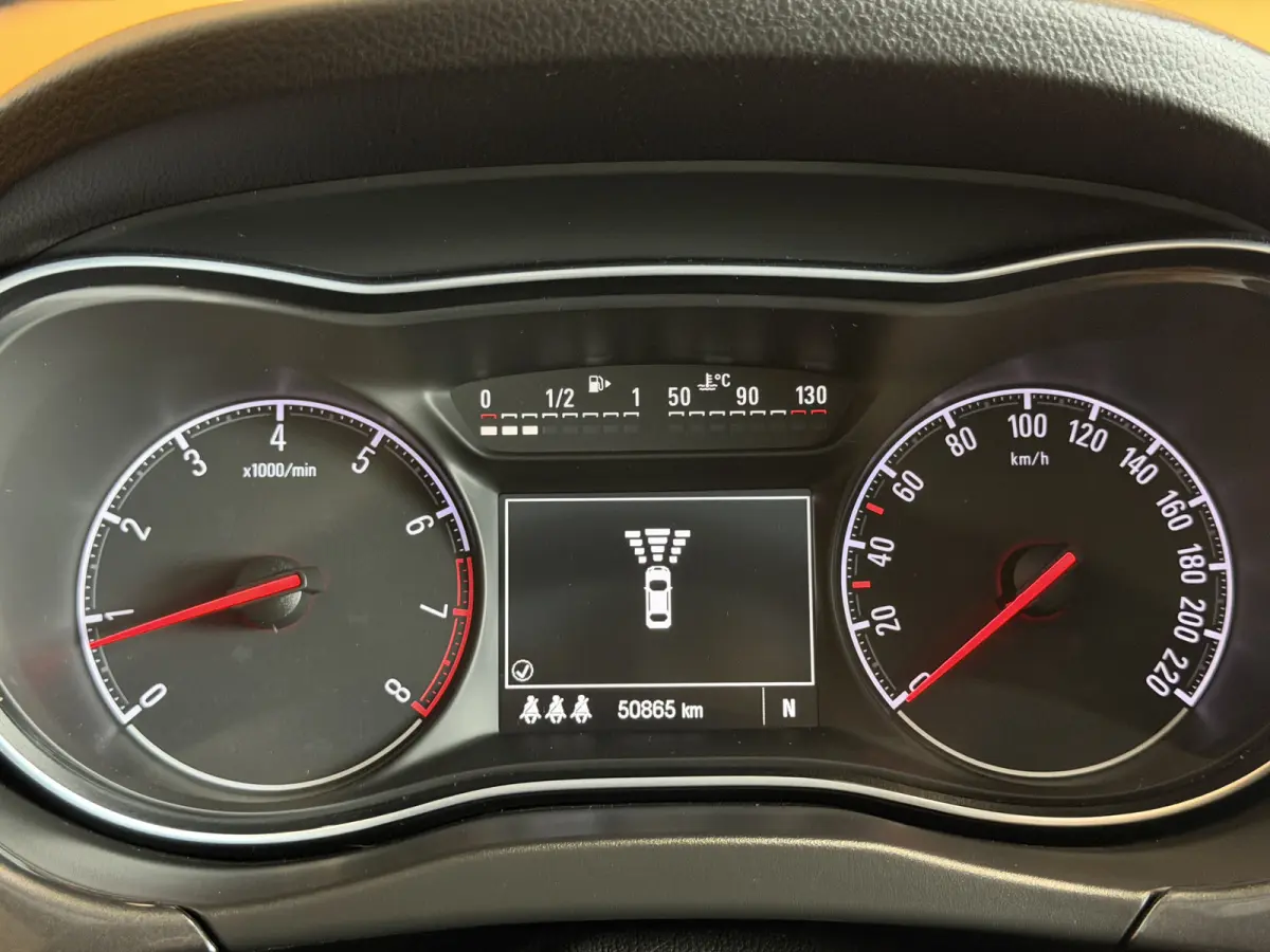 1.4 Online Edition automaat | navi | carplay | cruise control | trekhaak | pdc | lmv