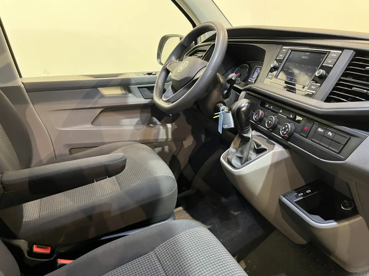 2.0 TDI L1H1 150 PK Automaat / Euro 6 / Schuifdeur L + R / Airco / CarPlay / Cruise Control / Trekhaak / PDC / 3-Zits / 85.100 KM !!