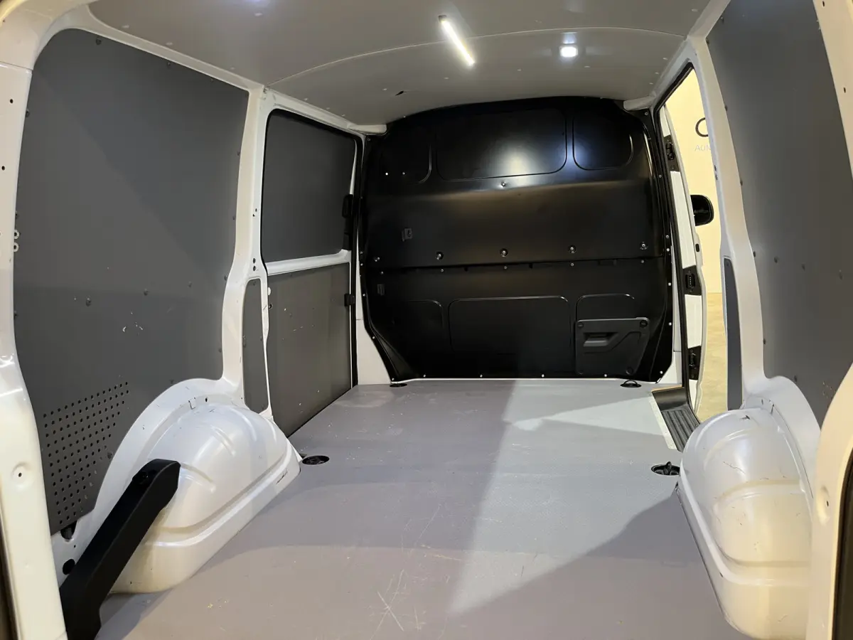 2.0 TDI L1H1 150 PK Automaat / Euro 6 / Schuifdeur L + R / Airco / CarPlay / Cruise Control / Trekhaak / PDC / 3-Zits / 85.100 KM !!