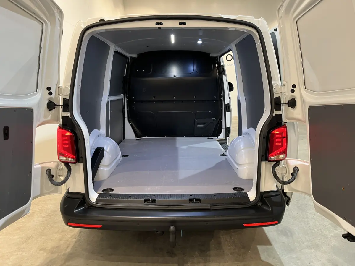 2.0 TDI L1H1 150 PK Automaat / Euro 6 / Schuifdeur L + R / Airco / CarPlay / Cruise Control / Trekhaak / PDC / 3-Zits / 85.100 KM !!