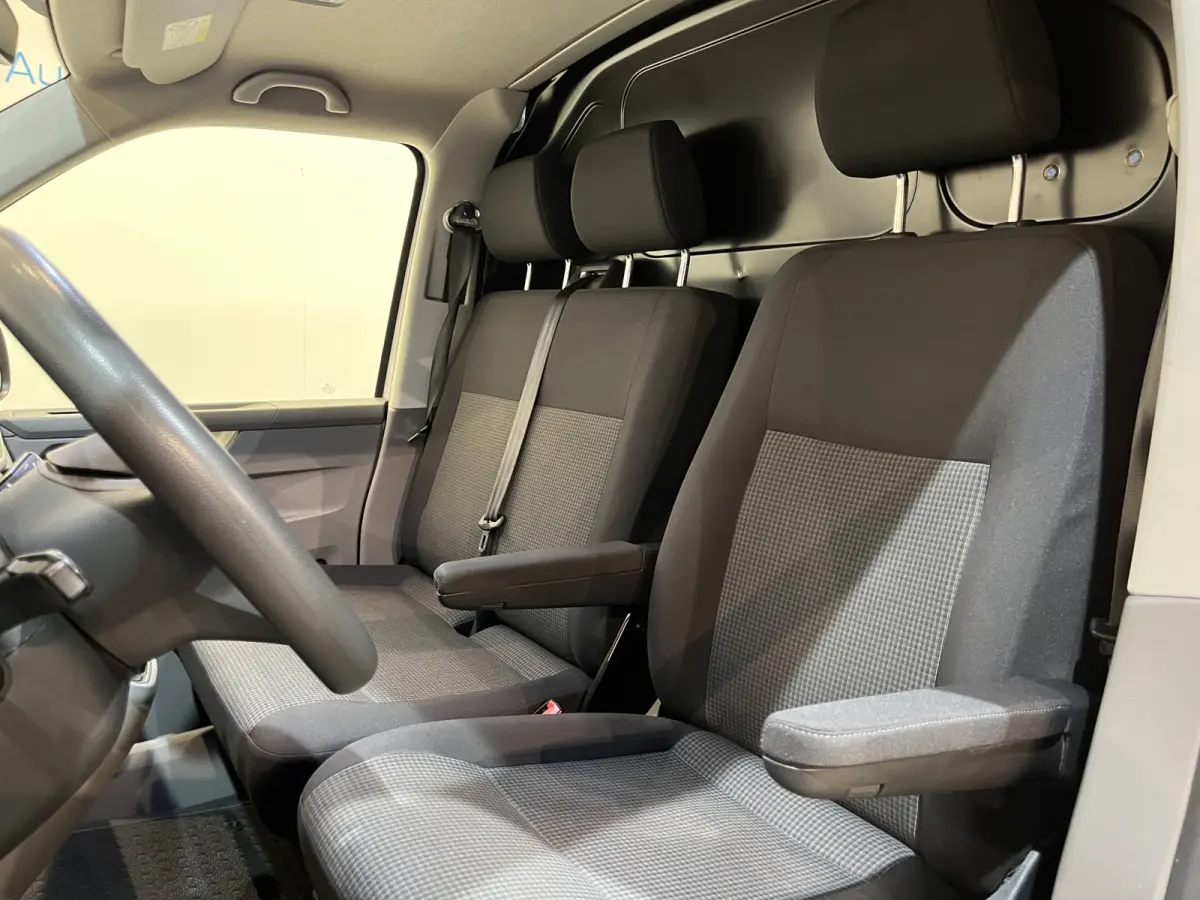 2.0 TDI L1H1 150 PK Automaat / Euro 6 / Schuifdeur L + R / Airco / CarPlay / Cruise Control / Trekhaak / PDC / 3-Zits / 85.100 KM !!