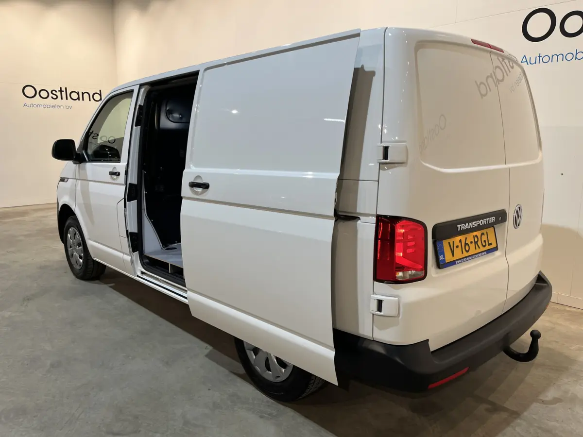 2.0 TDI L1H1 150 PK Automaat / Euro 6 / Schuifdeur L + R / Airco / CarPlay / Cruise Control / Trekhaak / PDC / 3-Zits / 85.100 KM !!