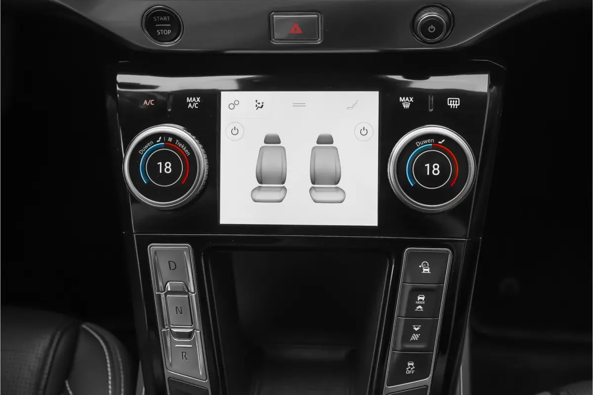 EV400 SE 90 kWh Pano ACC Camera 21"
