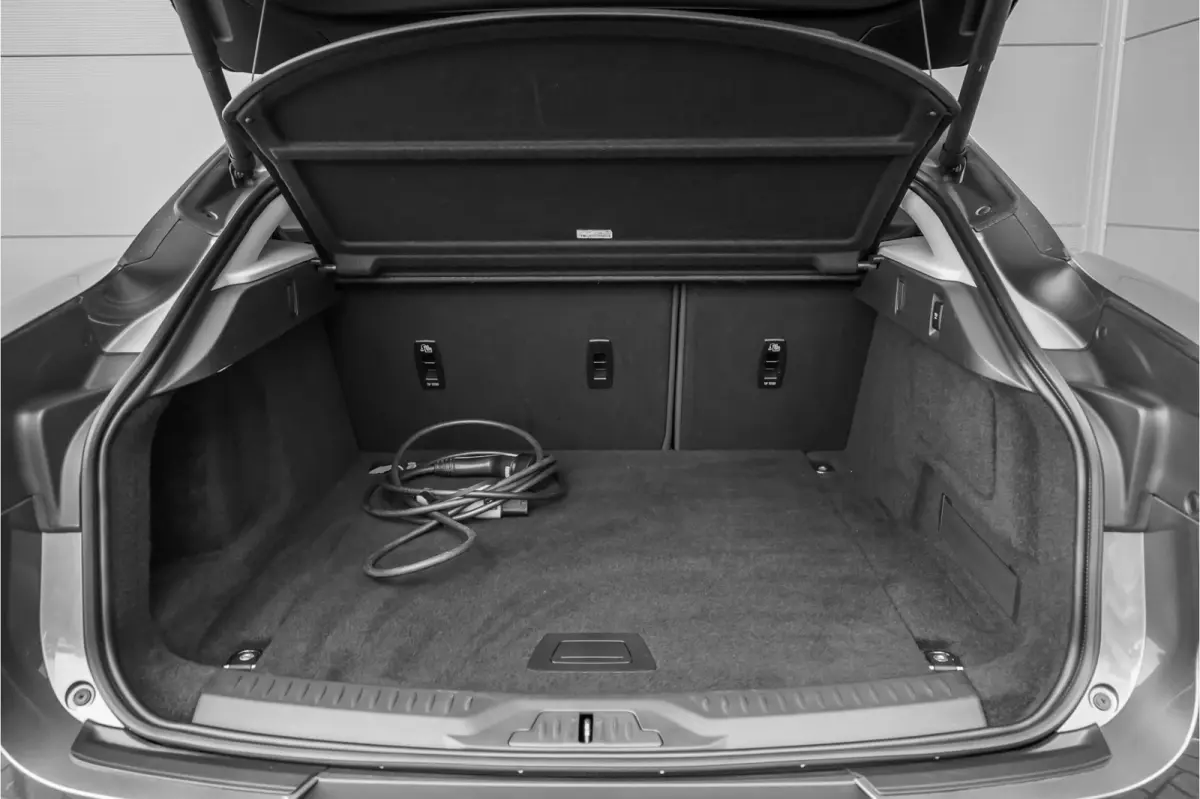EV400 SE 90 kWh Pano ACC Camera 21"