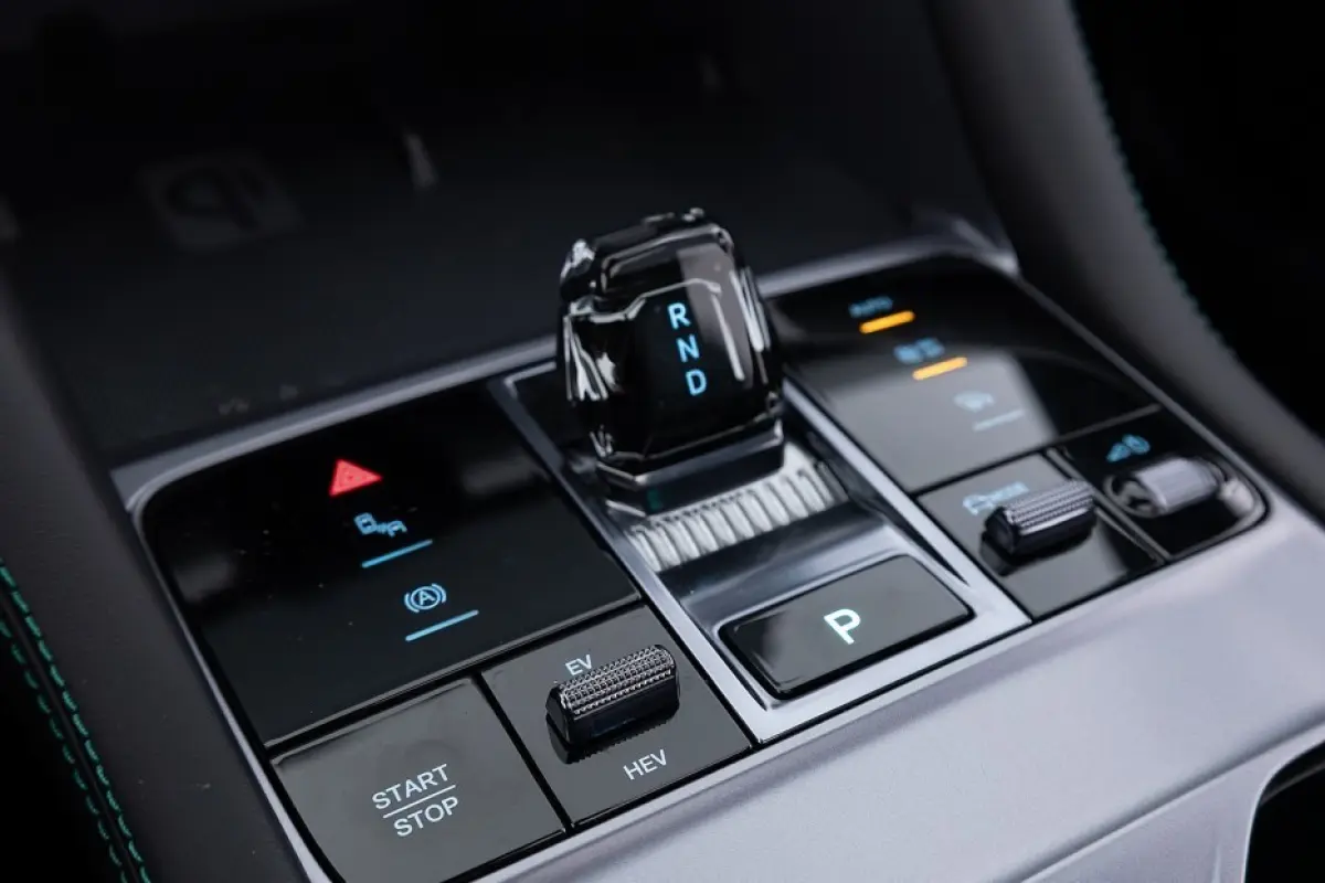 1.5 T DM-i AWD Design 324PK | PANORAMADAK | CARPLAY | LEDER | ECC | PHEV