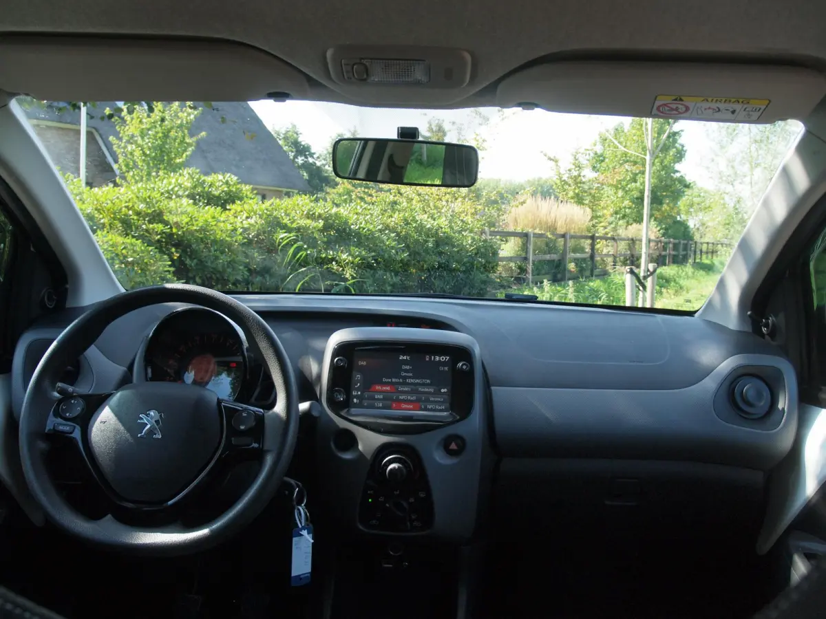 1.0 e-VTi Active | Camera | Apple Carplay | DAB | Airco | 14 Inch lichtmetalen velgen | NL-Auto |