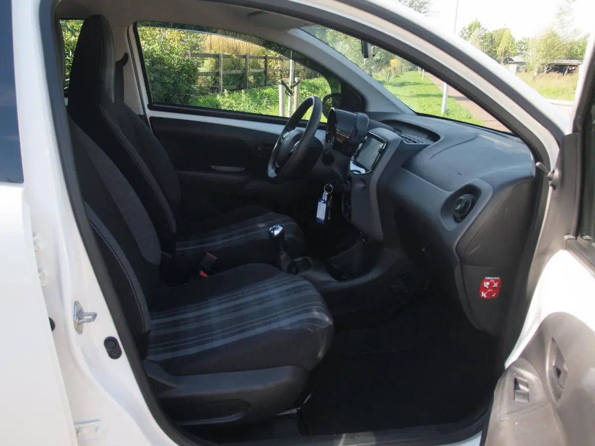 1.0 e-VTi Active | Camera | Apple Carplay | DAB | Airco | 14 Inch lichtmetalen velgen | NL-Auto |
