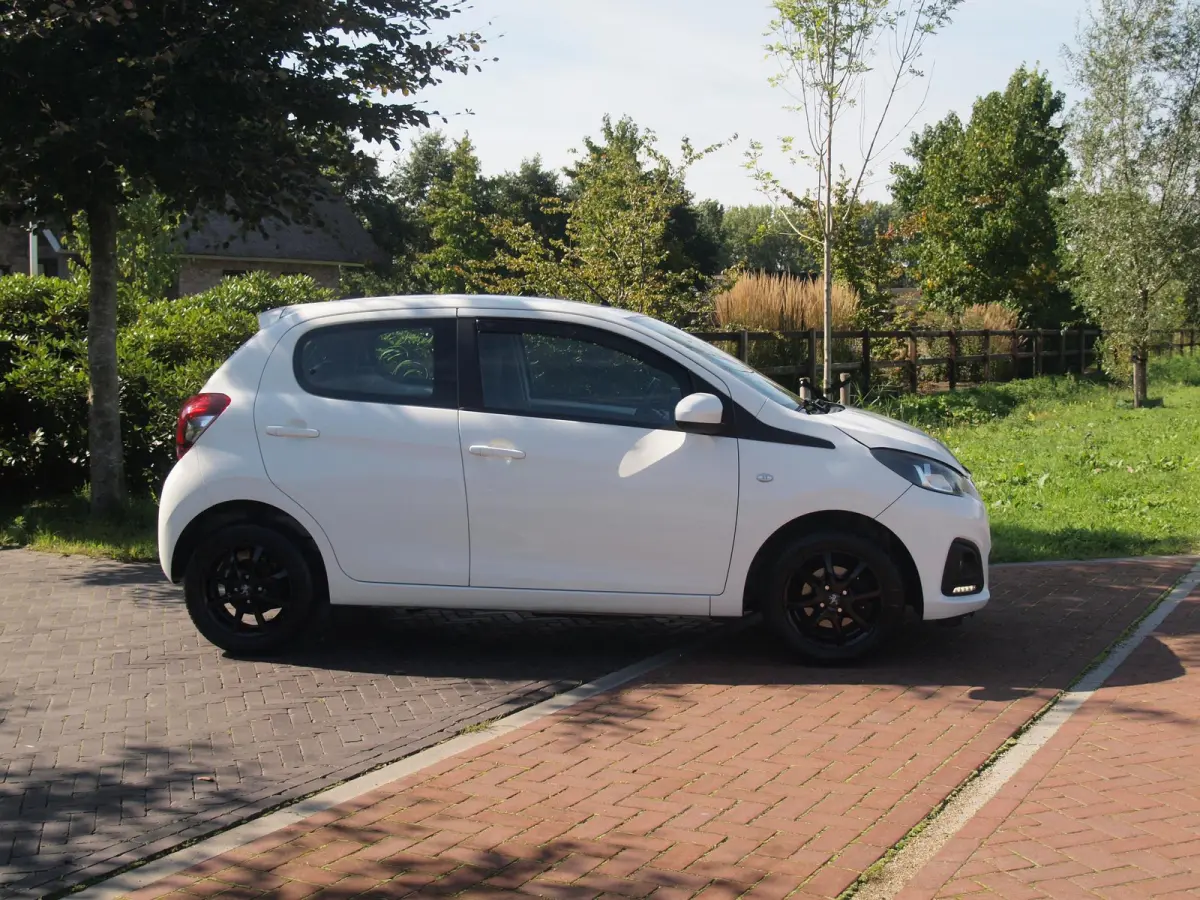 1.0 e-VTi Active | Camera | Apple Carplay | DAB | Airco | 14 Inch lichtmetalen velgen | NL-Auto |