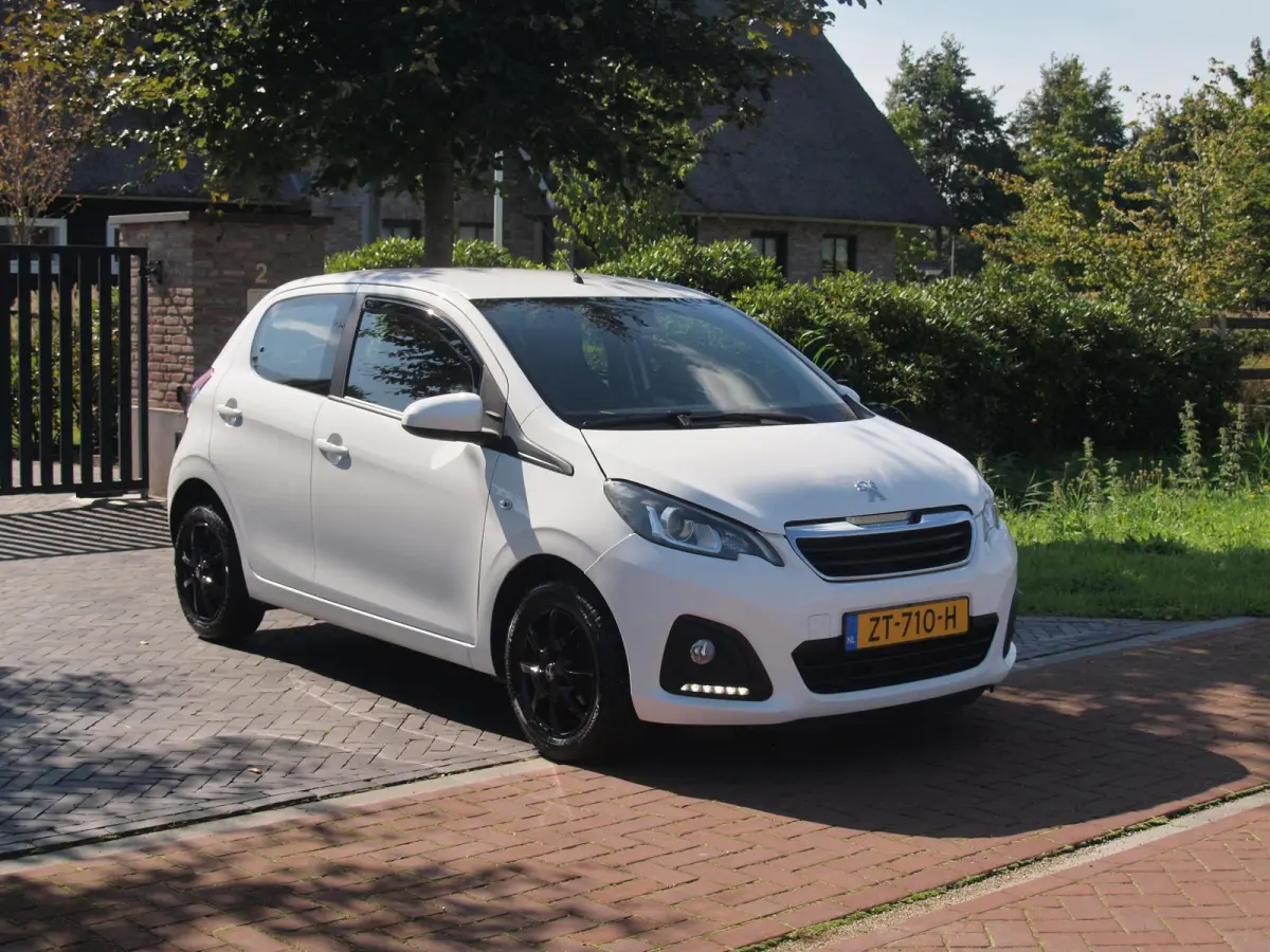 1.0 e-VTi Active | Camera | Apple Carplay | DAB | Airco | 14 Inch lichtmetalen velgen | NL-Auto |