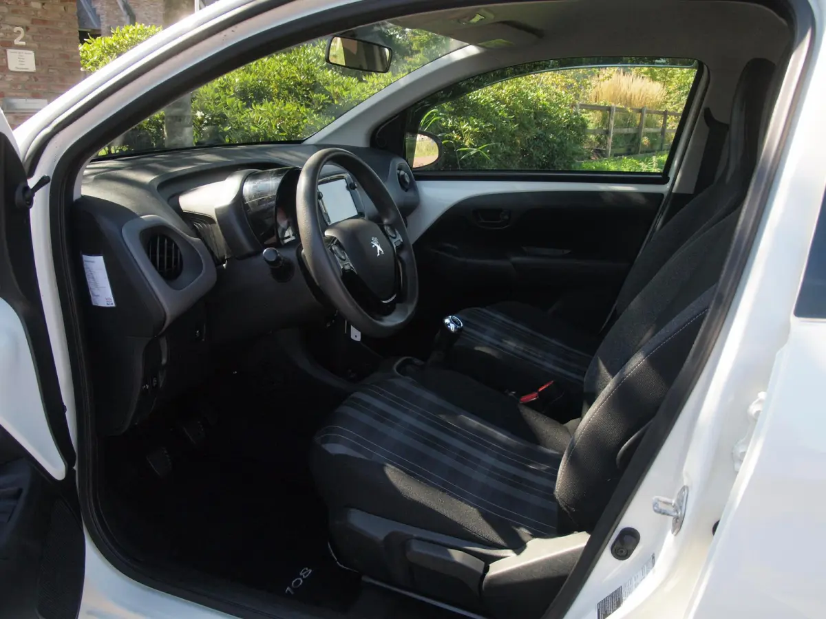 1.0 e-VTi Active | Camera | Apple Carplay | DAB | Airco | 14 Inch lichtmetalen velgen | NL-Auto |