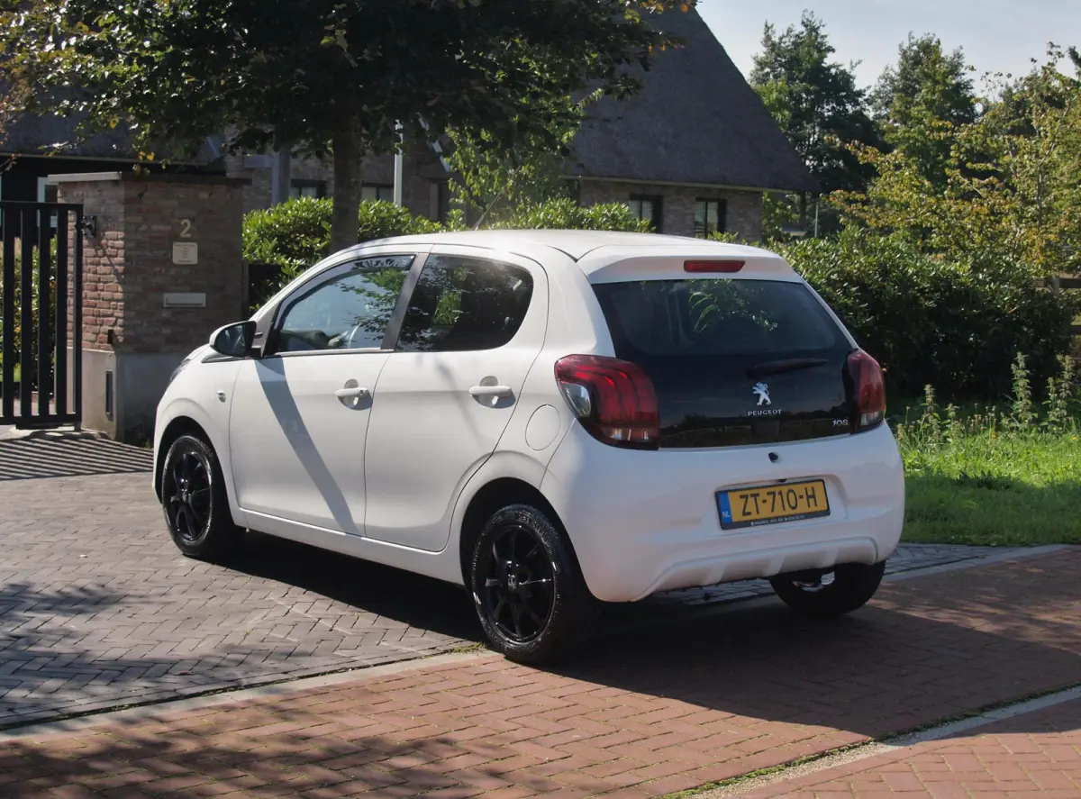 1.0 e-VTi Active | Camera | Apple Carplay | DAB | Airco | 14 Inch lichtmetalen velgen | NL-Auto |