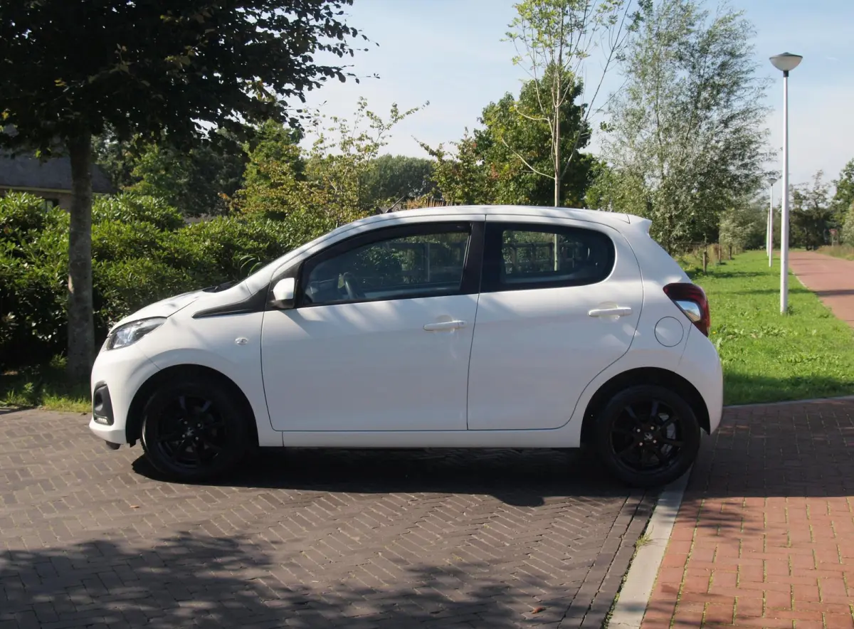 1.0 e-VTi Active | Camera | Apple Carplay | DAB | Airco | 14 Inch lichtmetalen velgen | NL-Auto |