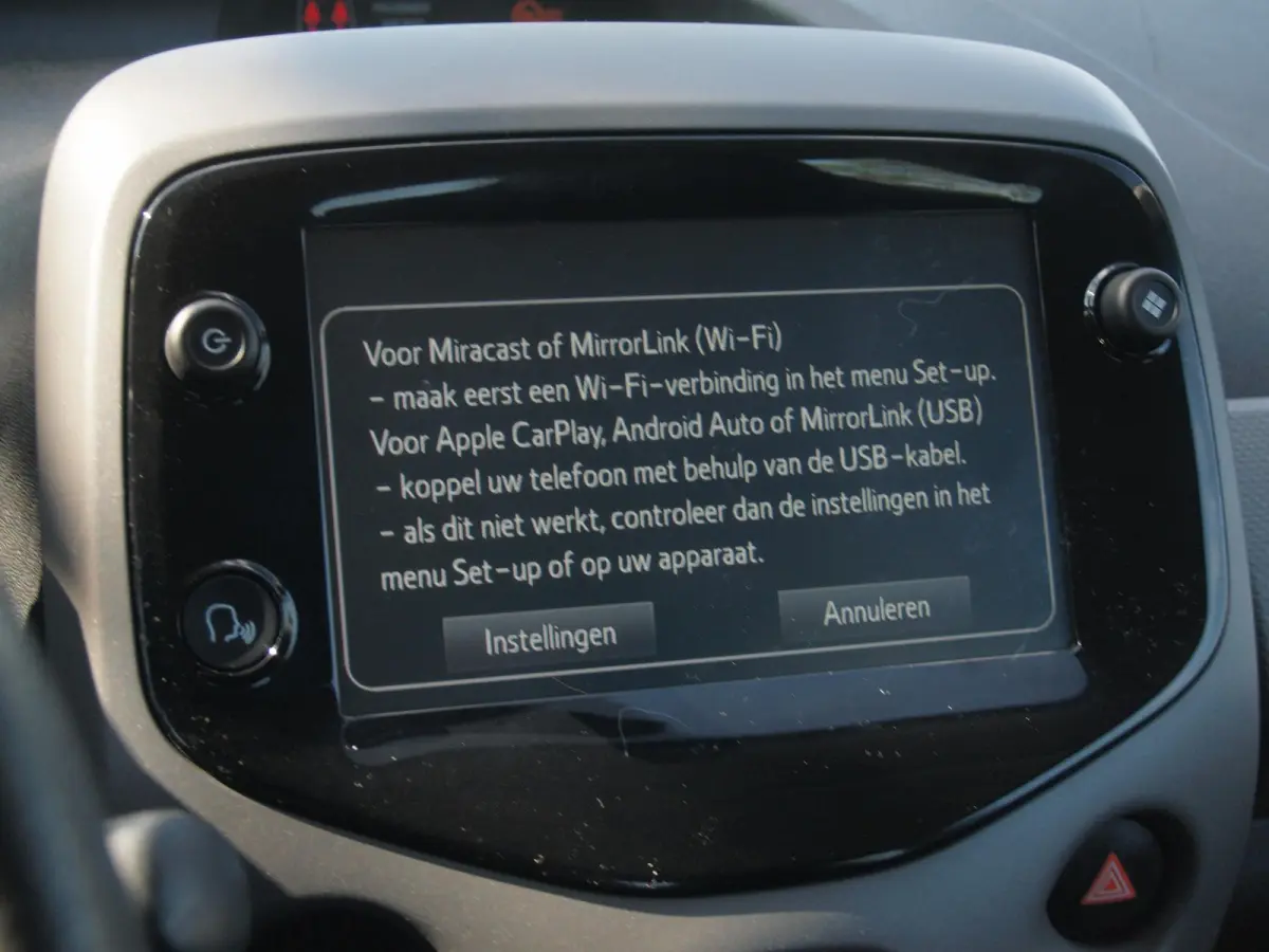 1.0 e-VTi Active | Camera | Apple Carplay | DAB | Airco | 14 Inch lichtmetalen velgen | NL-Auto |