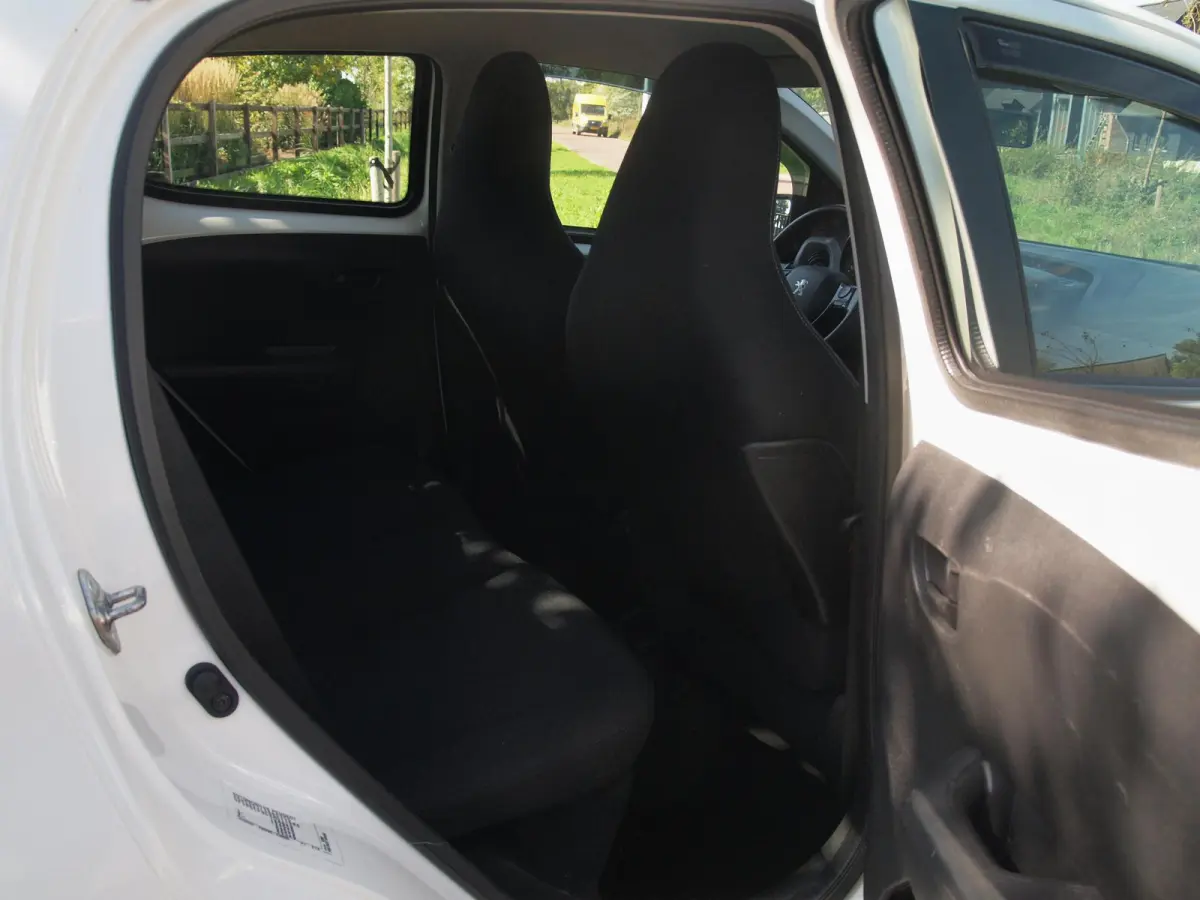 1.0 e-VTi Active | Camera | Apple Carplay | DAB | Airco | 14 Inch lichtmetalen velgen | NL-Auto |