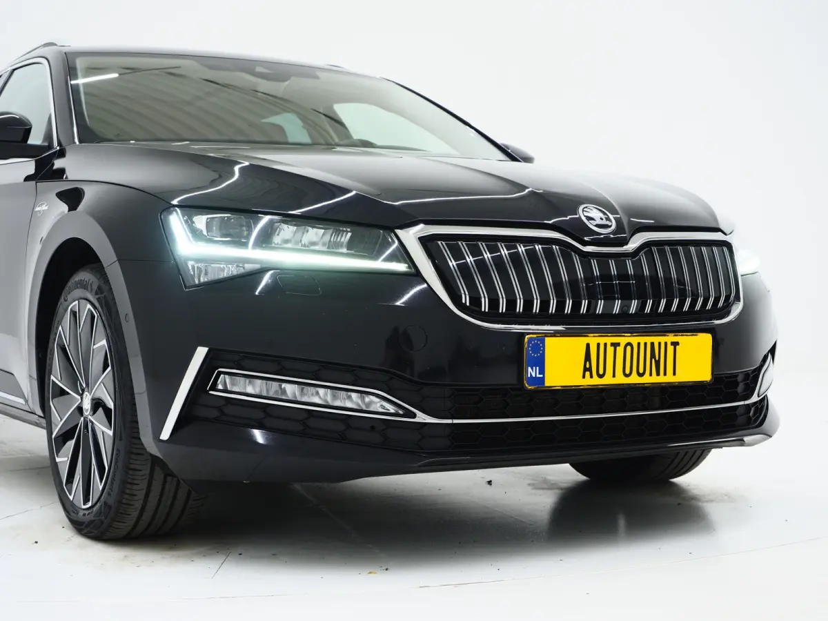 1.4 TSI iV Laurin & Klement | Panoramadak | Leder | Trekhaak | Stoelkoeling | Canton | Massage | 360 | Memory