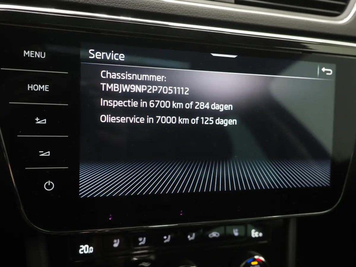 1.4 TSI iV Laurin & Klement | Panoramadak | Leder | Trekhaak | Stoelkoeling | Canton | Massage | 360 | Memory