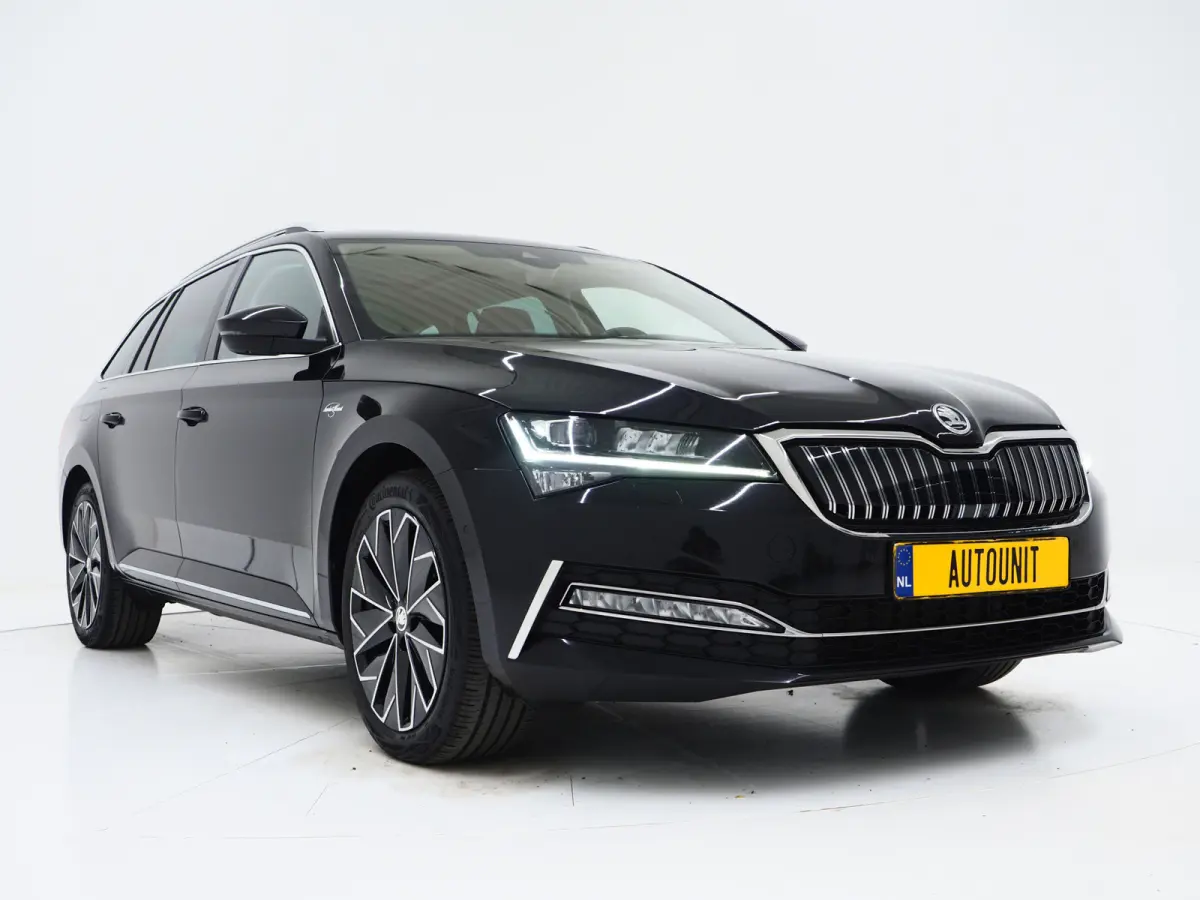 1.4 TSI iV Laurin & Klement | Panoramadak | Leder | Trekhaak | Stoelkoeling | Canton | Massage | 360 | Memory