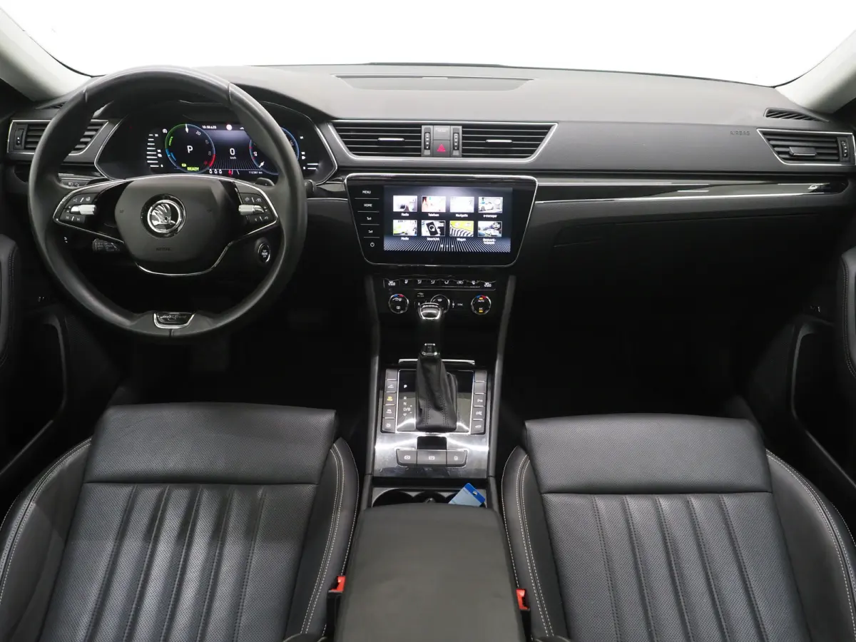 1.4 TSI iV Laurin & Klement | Panoramadak | Leder | Trekhaak | Stoelkoeling | Canton | Massage | 360 | Memory