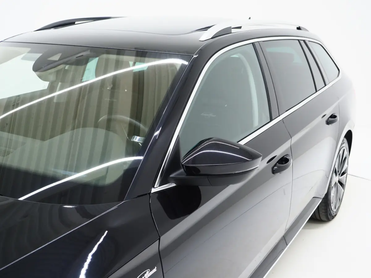 1.4 TSI iV Laurin & Klement | Panoramadak | Leder | Trekhaak | Stoelkoeling | Canton | Massage | 360 | Memory