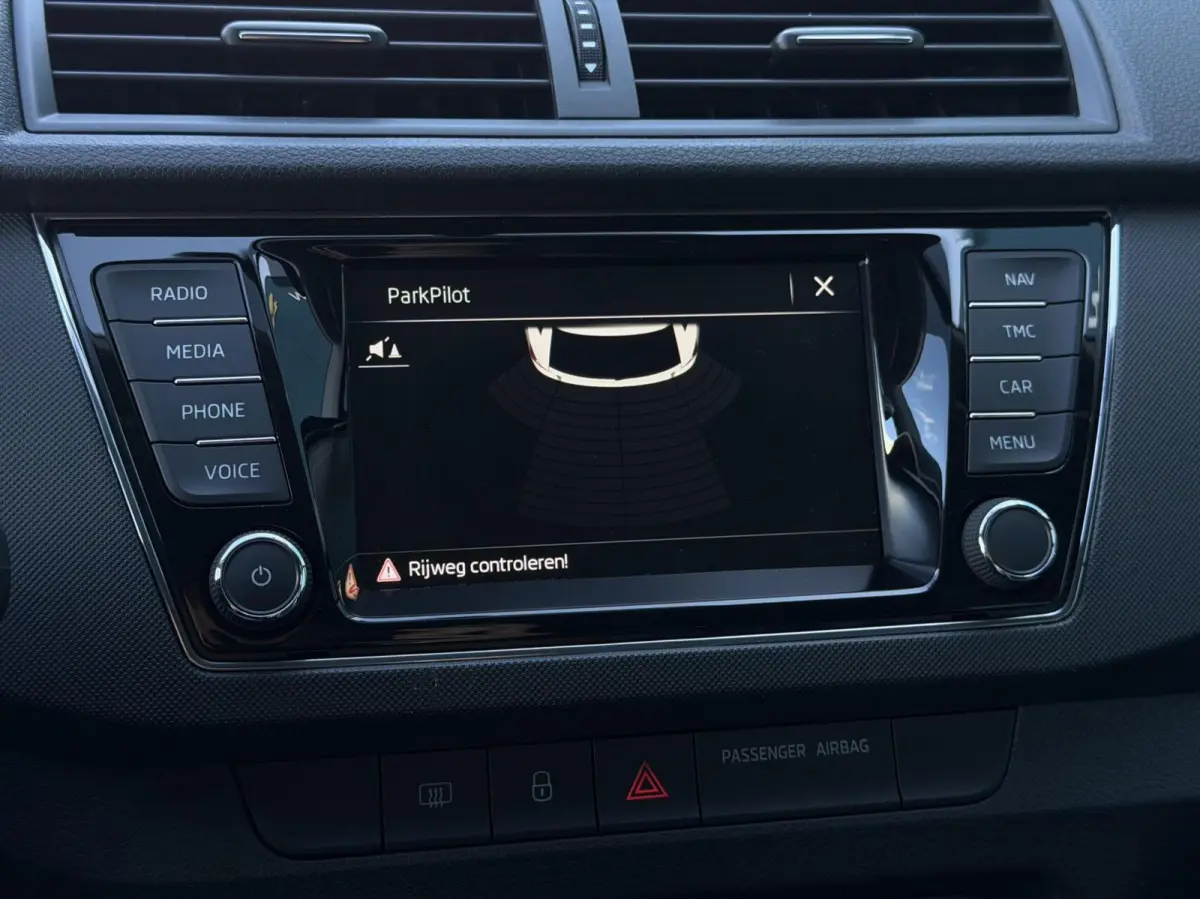 1.0 TSI Ambition Business TREKH | CRUISE | PDC | NAV | BLUETOOTH | NAP