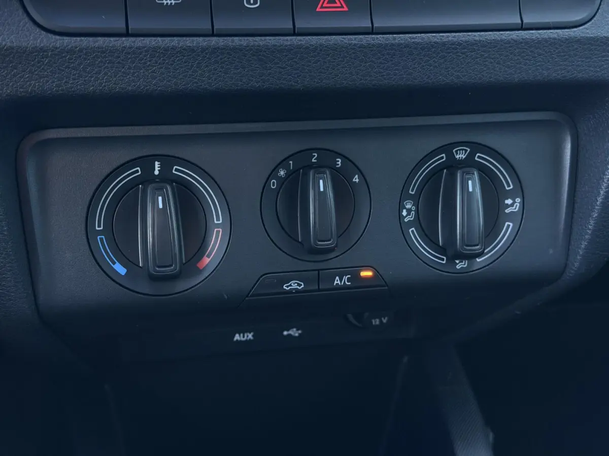 1.0 TSI Ambition Business TREKH | CRUISE | PDC | NAV | BLUETOOTH | NAP