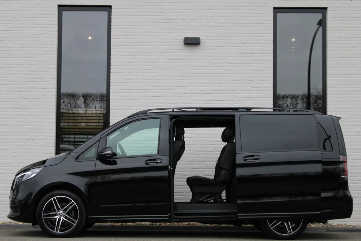 300d / DC / AMG / 4-Matic / Elec Stoelen / Luchtvering / Panorama / 360 Cam / Burmester / Vol Opties / NIEUWSTAAT
