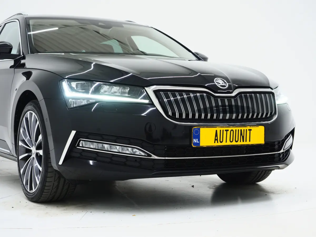 1.4 TSI iV Laurin & Klement | Panoramadak | Leder | Trekhaak | Stoelkoeling | Massage | Canton | 360 | Memory