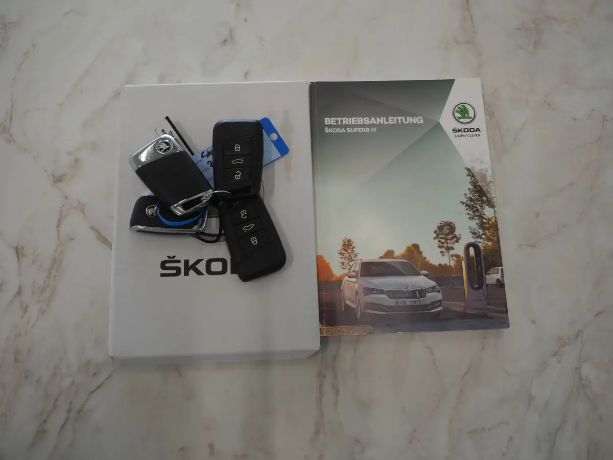 1.4 TSI iV Laurin & Klement | Panoramadak | Leder | Trekhaak | Stoelkoeling | Massage | Canton | 360 | Memory