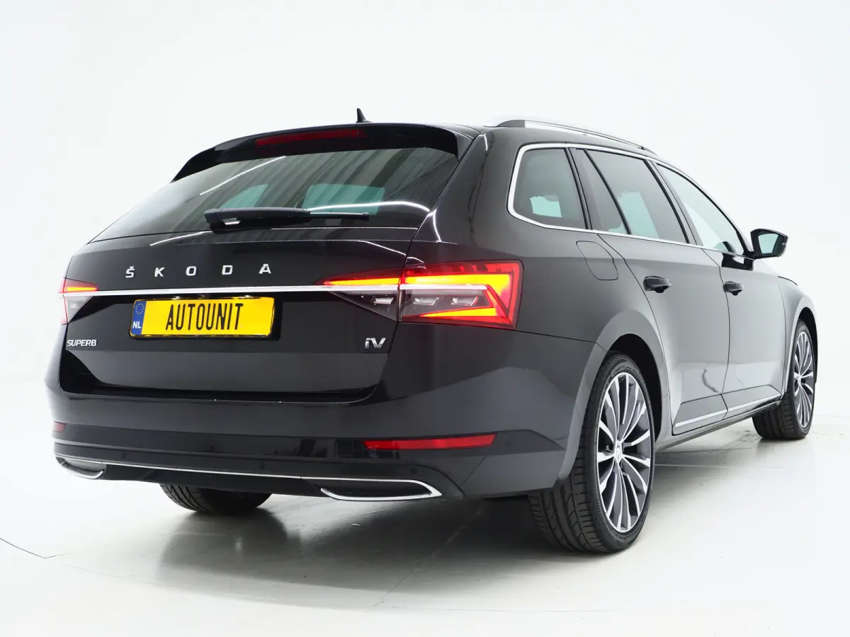 1.4 TSI iV Laurin & Klement | Panoramadak | Leder | Trekhaak | Stoelkoeling | Massage | Canton | 360 | Memory