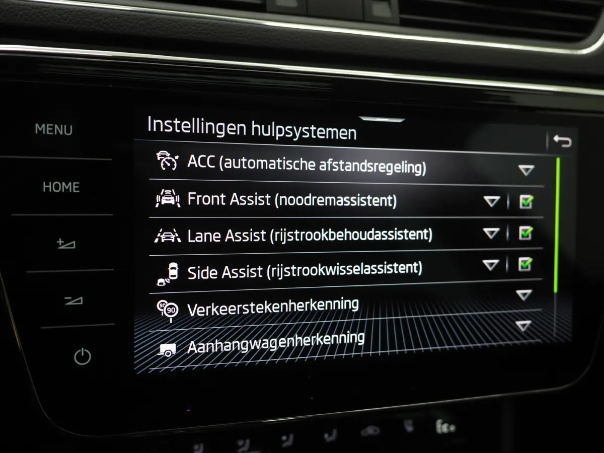 1.4 TSI iV Laurin & Klement | Panoramadak | Leder | Trekhaak | Stoelkoeling | Massage | Canton | 360 | Memory