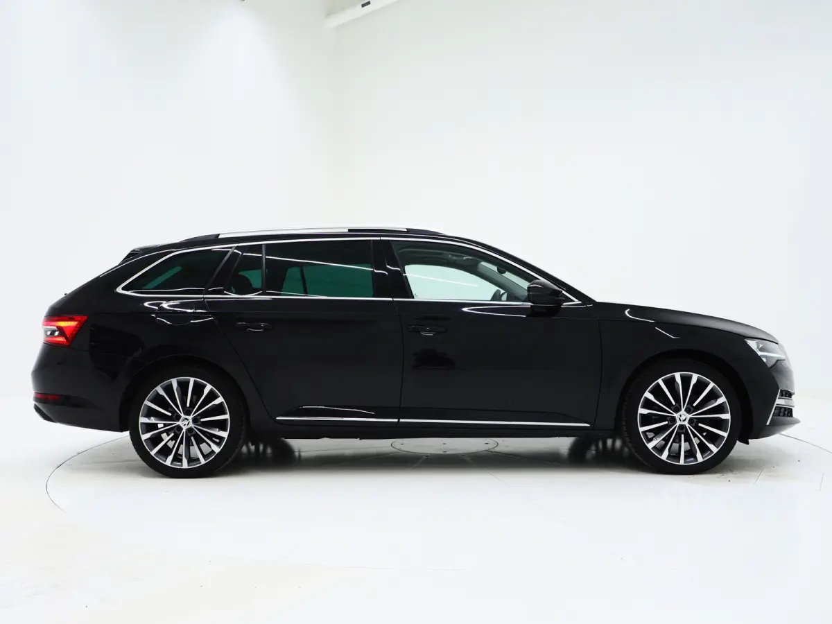 1.4 TSI iV Laurin & Klement | Panoramadak | Leder | Trekhaak | Stoelkoeling | Massage | Canton | 360 | Memory