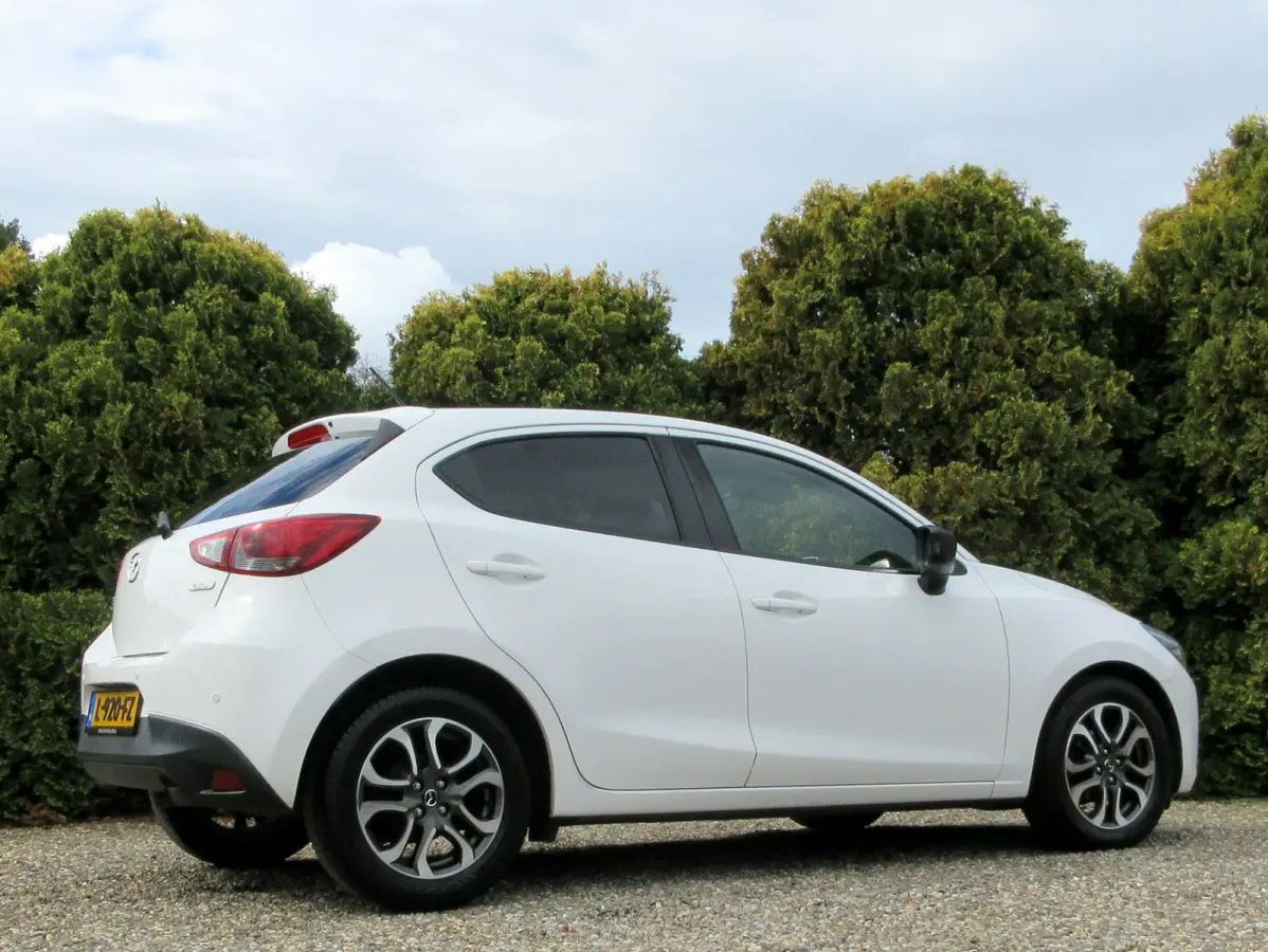 1.5 Skyactiv-G Nakama * Navi * Cruise * Pdc *