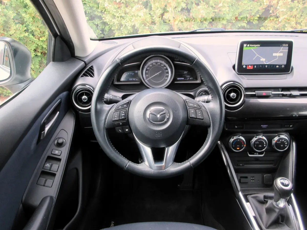 1.5 Skyactiv-G Nakama * Navi * Cruise * Pdc *
